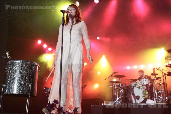 FLORENCE AND THE MACHINE - 2010-06-27 - PARIS - Hippodrome de Longchamp - 